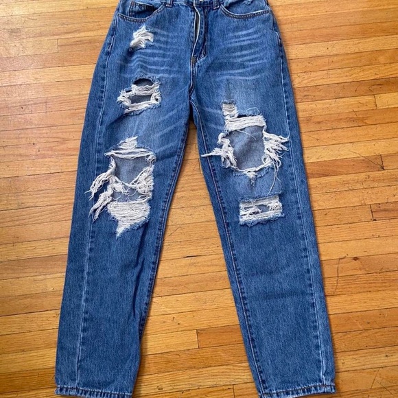 Denim Ripped Jeans 👖 - Picture 4 of 4